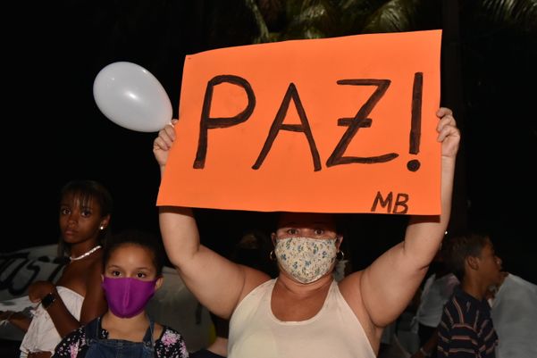 Ato em solidariedade às famílias das vítimas de chacina por Fernando Madeira