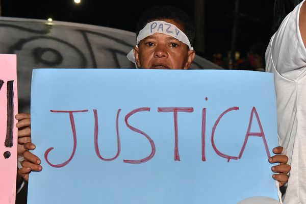 Ato em solidariedade às famílias das vítimas de chacina por Fernando Madeira