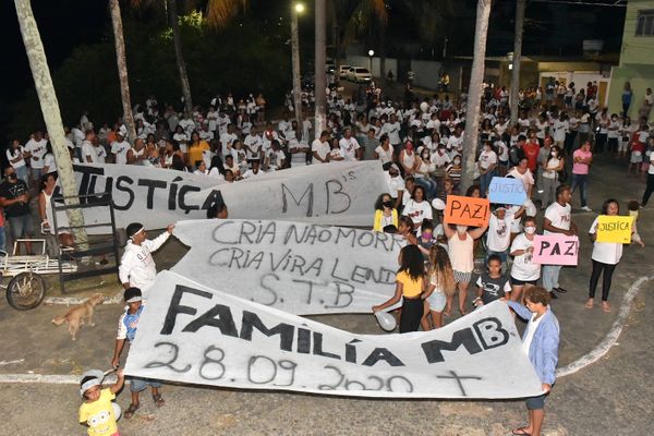 Ato em solidariedade às famílias das vítimas de chacina por Fernando Madeira