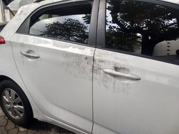 Carro suspeito de ter sido usado em crime no Centro de Vitória é periciado pela Polícia Civil