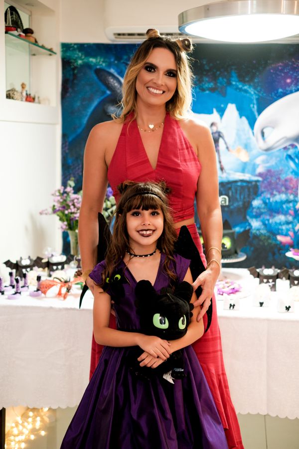 Denise Póvoa e a filha Nina: 7 anos de festa
