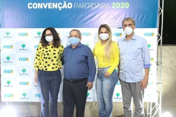 Deputada federal Norma Ayub (DEM) e o deputado estadual Hudson Leal (Republicanos) estiveram na convenção que lançou Reginaldo e Geovana Quinta por Reprodução/Facebook