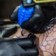 Imagem - Projeto com tatuagem busca recuperar autoestima de pessoas que tiveram câncer de mama