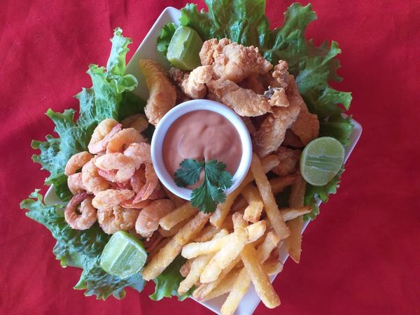 Combo especial, do Restaurante Pintinho, em Conceição da Barra