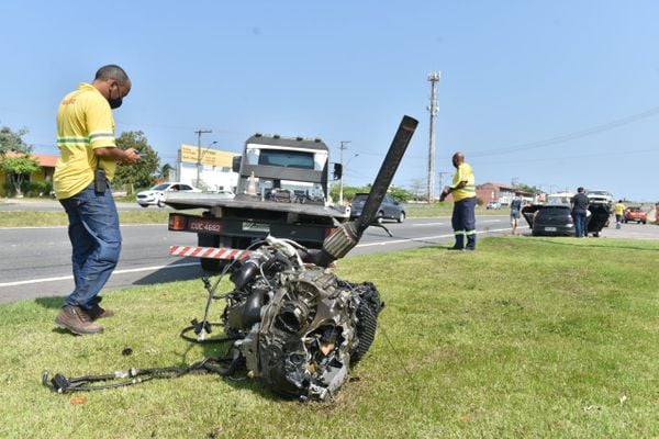 Crianças e adultos ficaram feridos após acidente na altura de Interlagos, em Vila Velha por Fernando Madeira