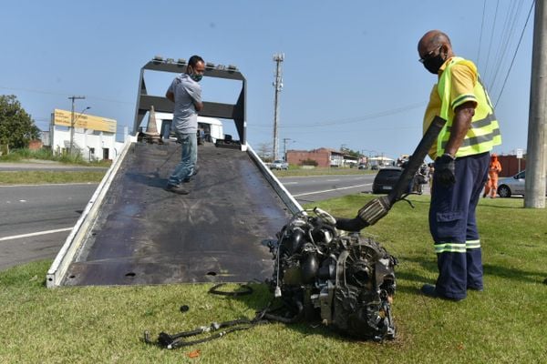 Crianças e adultos ficaram feridos após acidente na altura de Interlagos, em Vila Velha por Fernando Madeira