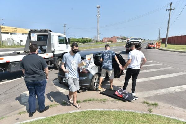 Crianças e adultos ficaram feridos após acidente na altura de Interlagos, em Vila Velha por Fernando Madeira