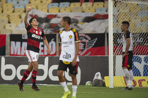 Pedro marcou dois gols na vitória do Flamengo sobre o Sport