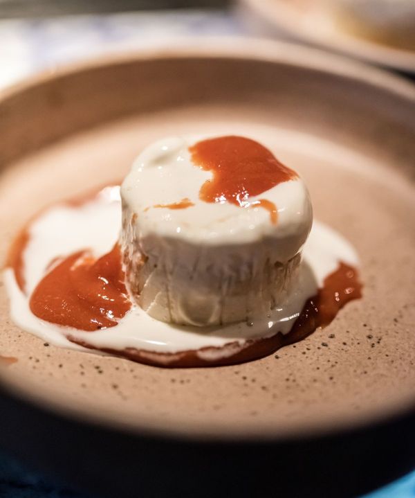 Ice Cake grana padano & guava sace, do Hanaya Japanese Dining