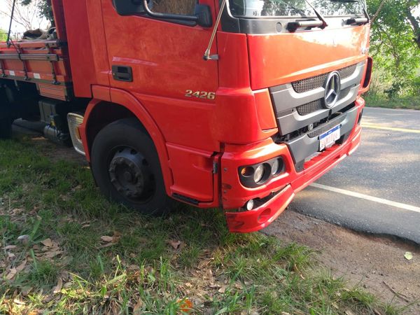 Motorista do caminhão não se feriu