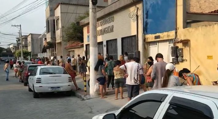 Antes das 7h, mais de 100 pessoas já estavam esperando a unidade abrir as portas, mas pacientes tiveram que voltar para casa porque o sistema para marcação de consulta saiu do ar