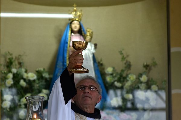 Missa em honra à Nossa Senhora Aparecida por Fernando Madeira
