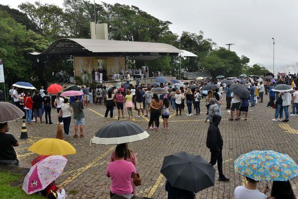 Missa em honra à Nossa Senhora Aparecida por Fernando Madeira