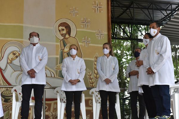 Missa em honra à Nossa Senhora Aparecida por Fernando Madeira