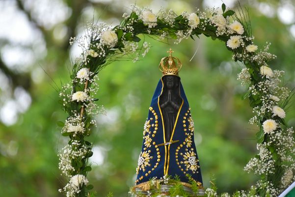 Missa em honra à Nossa Senhora Aparecida por Fernando Madeira
