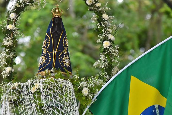 Missa em honra à Nossa Senhora Aparecida por Fernando Madeira