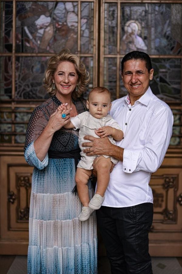 Ariane Oliveira, o filho Ricardinho e Rico Garcia