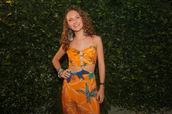 A cantora Débora Fassarela