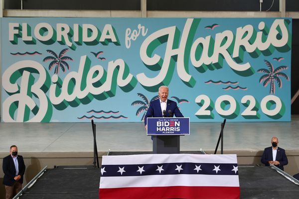 O candidato democrata à presidência Joe Biden faz campanha na Flórida