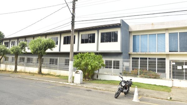 Remuneração é de R$ 1.798,11 para os técnicos e de R$ 3.505,29 para os enfermeiros. Interessados podem se inscrever nos dias 25 e 26 de novembro