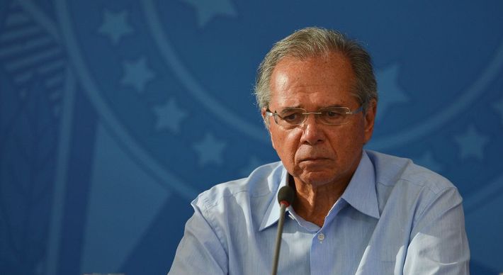 Mais cedo o ministro da Economia garantiu que o governo terá os instrumentos necessários para enfrentar a doença, caso ela se estenda por mais um dois anos