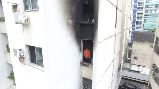 Defesa Civil faz avaliação em apartamento que pegou fogo na Praia do Canto