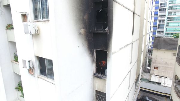  Defesa Civil faz avaliação em apartamento  que pegou fogo na Praia do Canto por Luciney Araújo