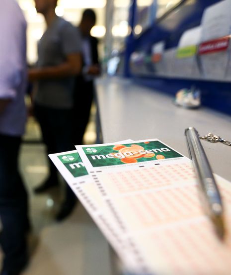 A Gazeta | Aposta de Cachoeiro acerta quina da Mega-Sena e ganha ...