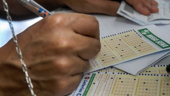 Os apostadores acertaram cinco dos seis números sorteados e faturaram R$ 26.769,73, cada