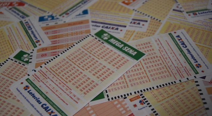 Apostas podem ser feitas até as 19h nas casas lotéricas credenciadas pela Caixa, em todo o país ou pela internet. A aposta simples, com seis dezenas marcadas, custa R$ 4,50