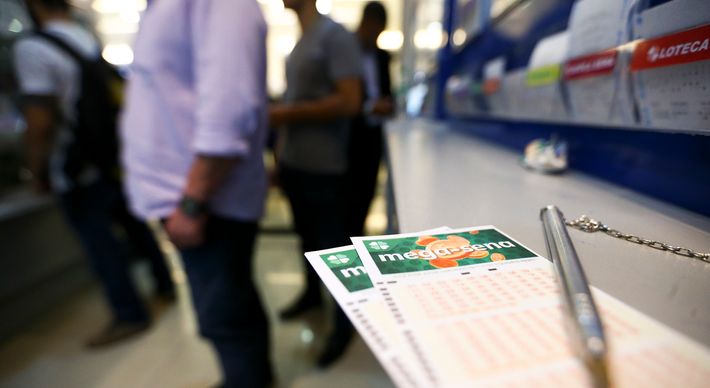 As seis dezenas do concurso 2.411 serão sorteadas a partir das 20h. As apostas podem ser feitas até as 19h