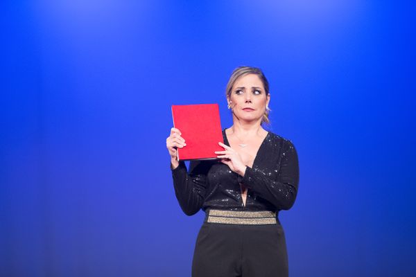 Heloísa Périssé no espetáculo