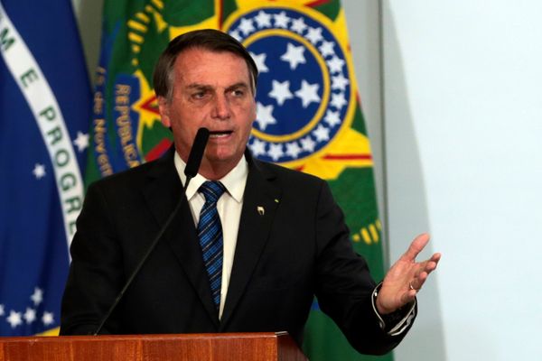O presidente Jair Bolsonaro durante o lançamento do programa Voo Simples, no Palácio do Planalto.