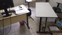 Imagens de mesas, cadeiras e outros objetos quebrado pelo homem na Unidade de Saúde(Divulgação/Prefeitura de Linhares)