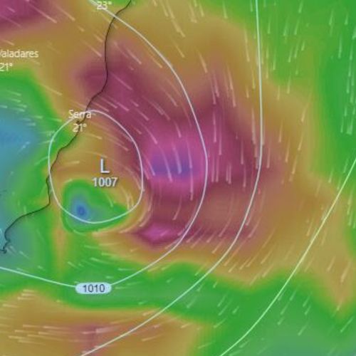 A previsão do Climatempo indica que até o domingo (25) os acumulados de chuva chegarão aos 100 milímetros em algumas cidades do Espírito Santo, o que poderá acarretar em alagamentos e inundações