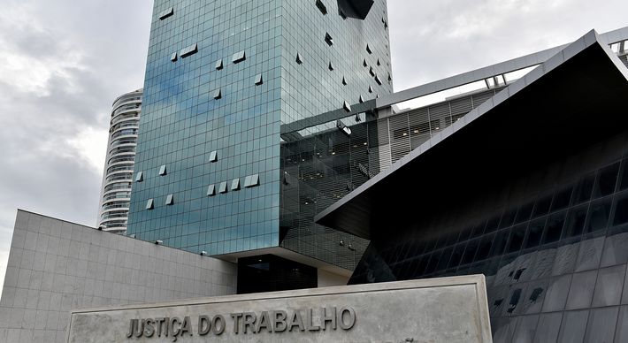 Caso os valores não sejam pagos no prazo determinado, a multa diária é de R$ 200 por dia para cada trabalhador e pode haver bloqueio das contas da empresa, dos sócios e do consórcio de empresas