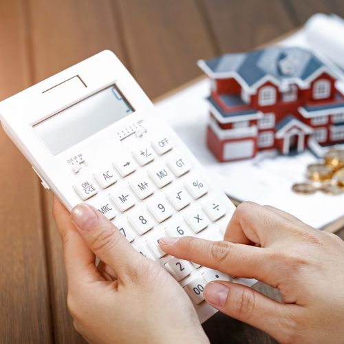 Donos de imóveis reajustam preços do aluguel em até 18%