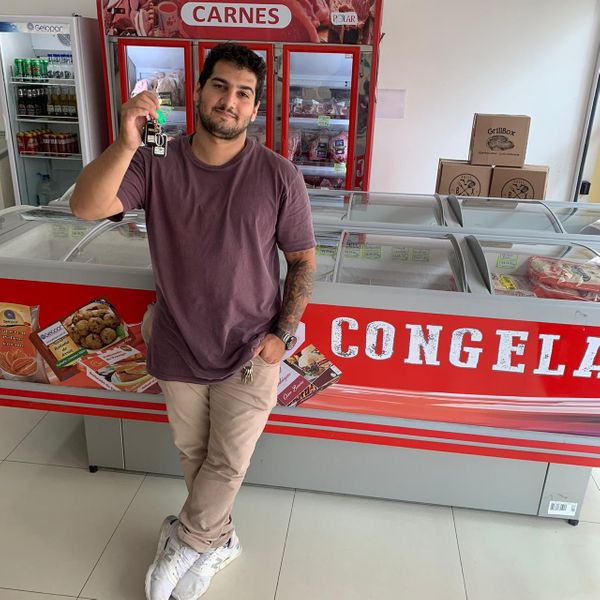 Empresário e proprietário do delivery de churrasco GrillBox, Kaique Salles, teve o aluguel reajustado em outubro