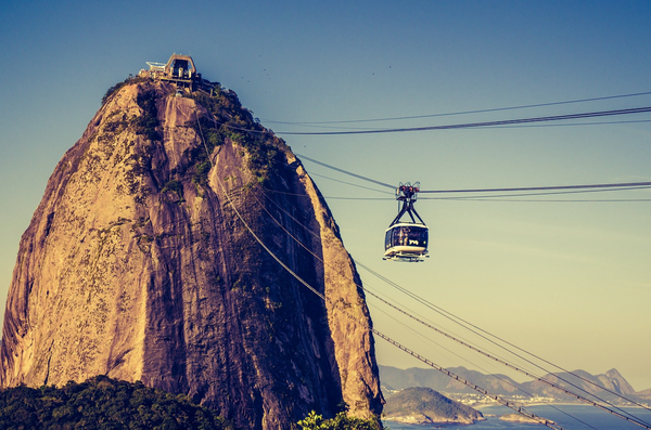 O Pão de Açúcar é um dos pontos turísticos mais visitados na capital carioca . Crédito: Pixabay