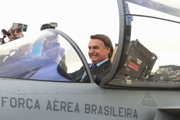 Bolsonaro em comemoração do Dia do Aviador e da Força Aérea Brasileira
