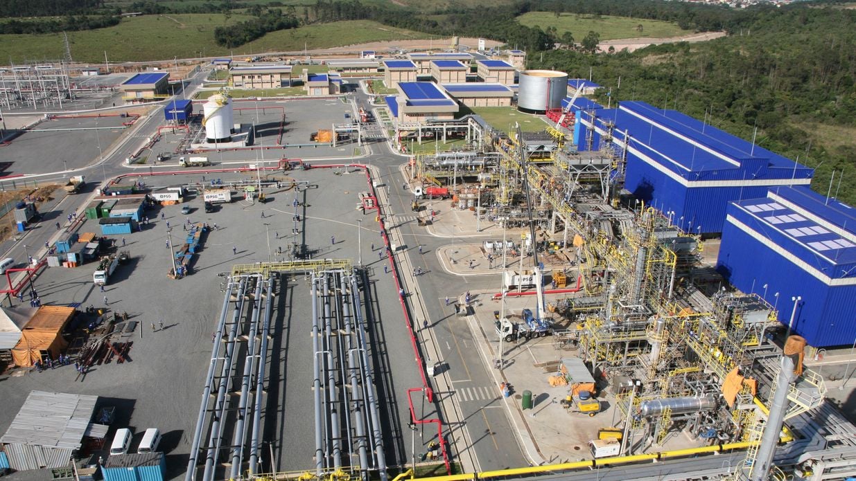 Com capacidade para tratar 2,5 milhões de m³ de gás natural por dia a planta está praticamente parada. Inaugurada em 2010, a unidade custou R$ 900 milhões