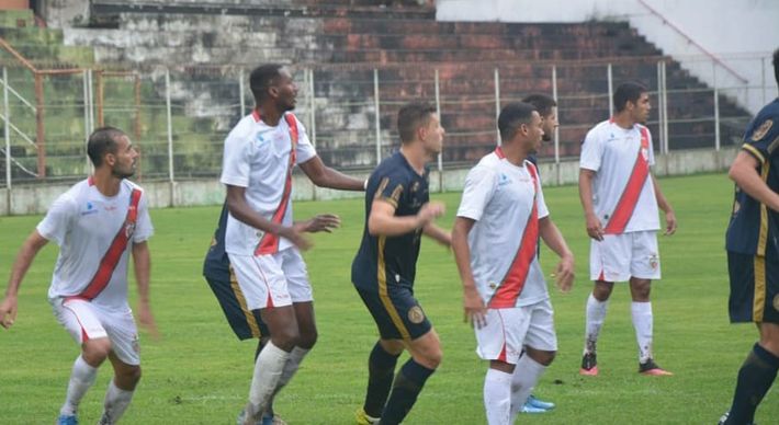 Em partida com gramado muito prejudicado pelas chuvas que atingem o Espírito Santo, as equipes não conseguiram marcar. Goleiro do Real Noroeste ainda defendeu um pênalti do adversário