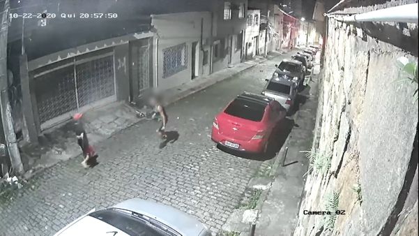 Frame do vídeo de um assalto no Centro de Vitória