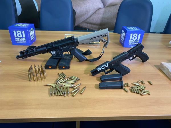 Apreensão de 43 kg de crack e armas 