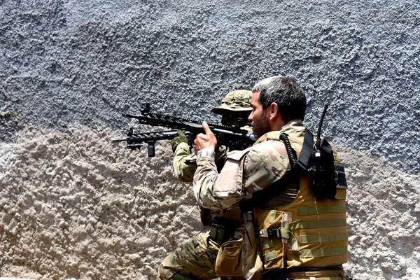 Polícia civil e Guarda Nacional prendem suspeitos e apreendem drogas no Bairro da Penha por Vitor Jubini