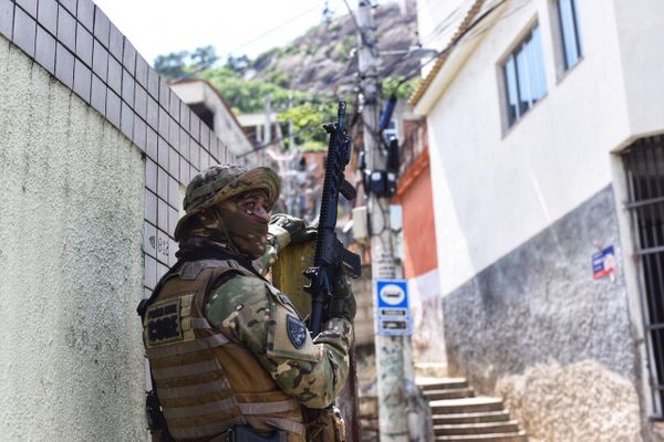 Polícia faz operação no Bairro da Penha, em Vitória, nesta terça-feira (27) por Vitor Jubini