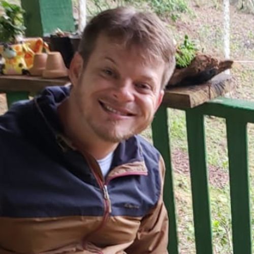 Bruno foi encontrado na Praia da Costa na tarde desta quarta-feira (28); a informação foi confirmada pelo irmão dele à reportagem de A Gazeta