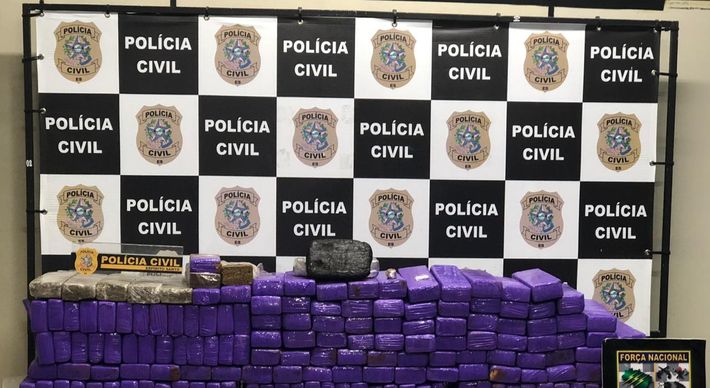 Droga foi encontrada dentro de um carro, na casa do oficial da reserva da Polícia Militar, em Vila Velha. Tenente era responsável por armazenar e realizar entregas de entorpecente para um empresário
