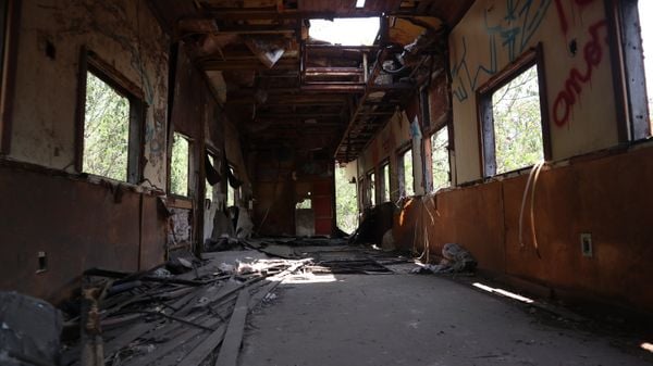 Cemitério de vagões da Vale por Ricardo Medeiros