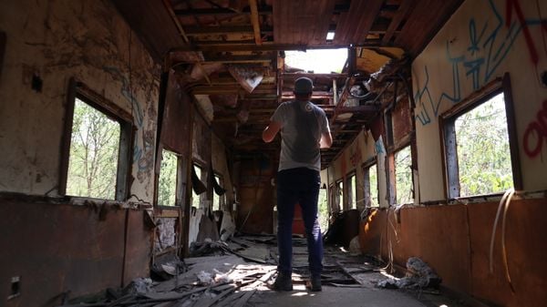 Cemitério de vagões da Vale por Ricardo Medeiros